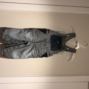 Size 9month baby B’gosh overalls